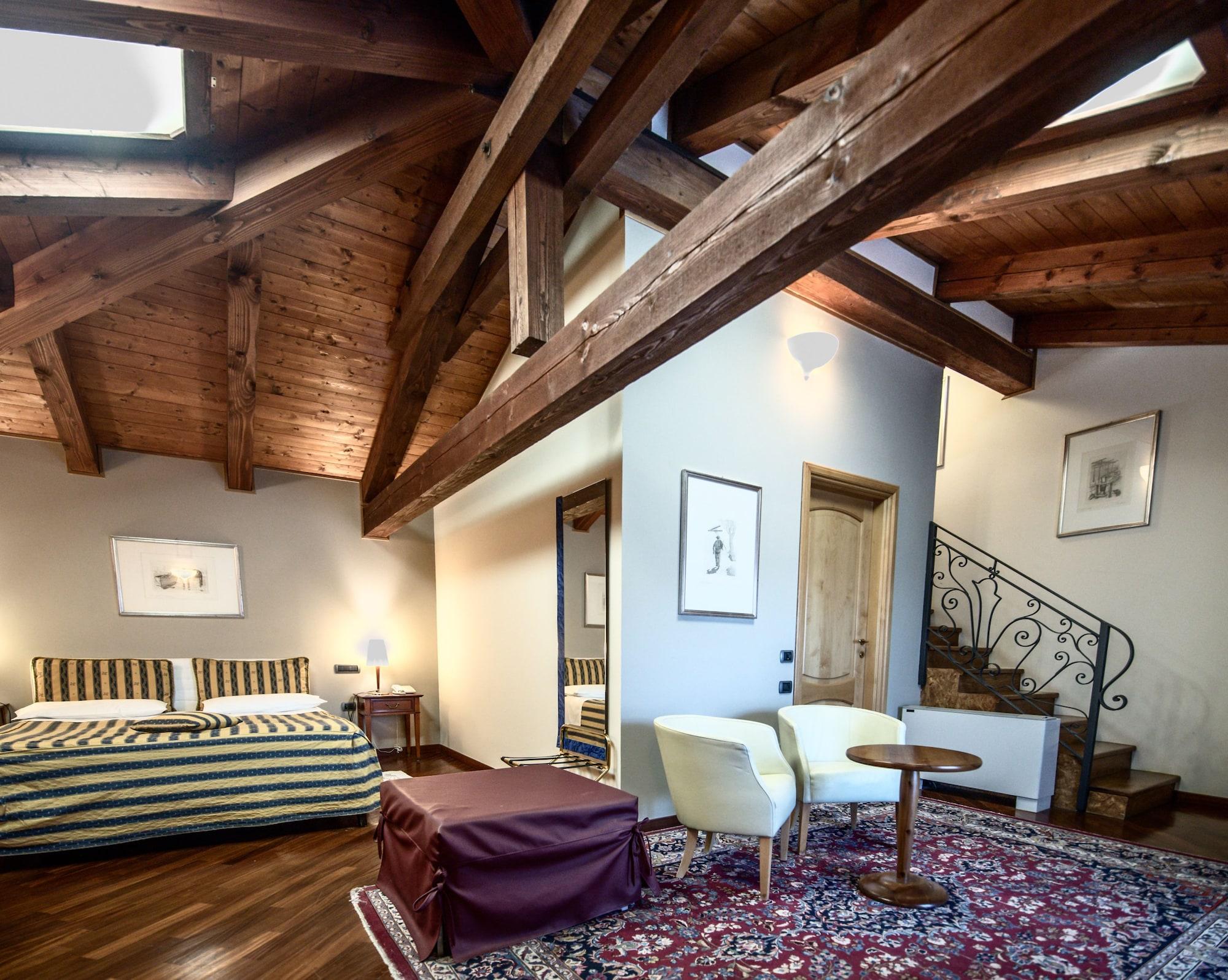 Castello Rosso Hotel Costigliole Saluzzo Екстериор снимка