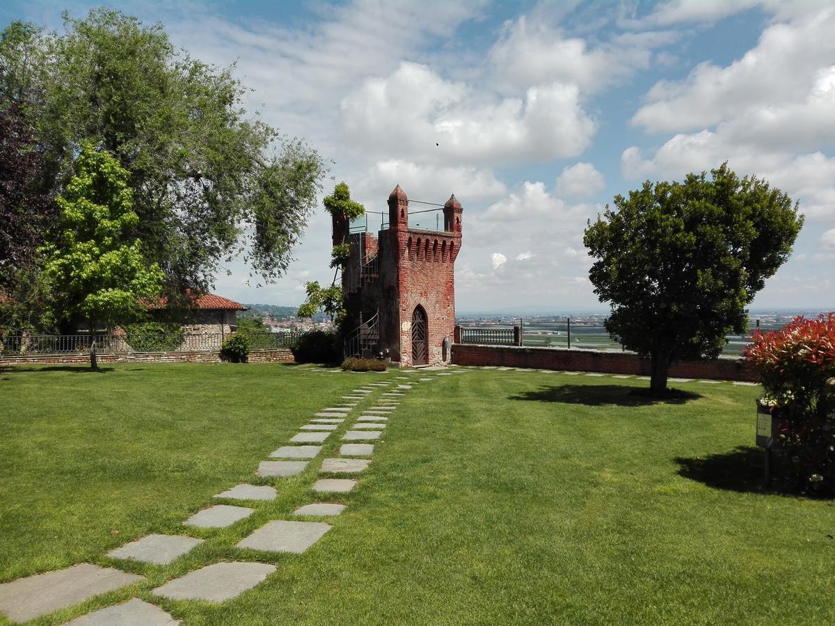 Castello Rosso Hotel Costigliole Saluzzo Екстериор снимка