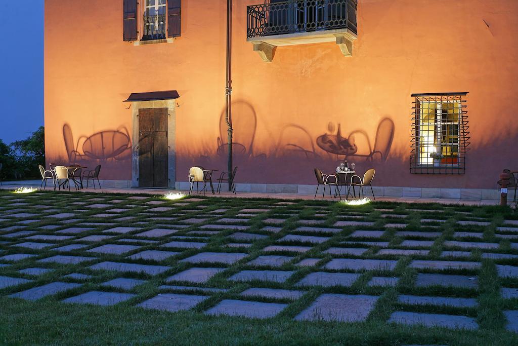 Castello Rosso Hotel Costigliole Saluzzo Екстериор снимка