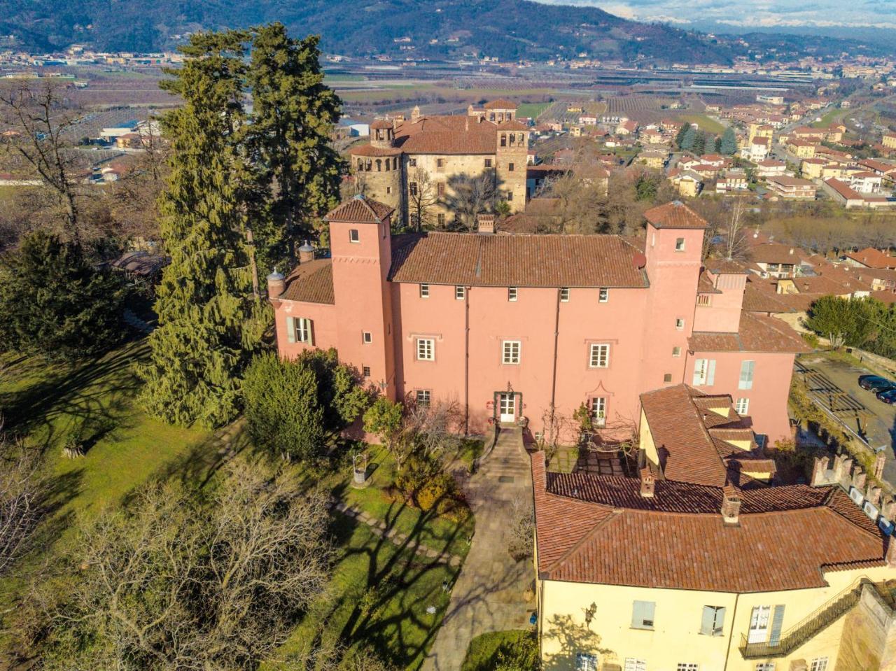Castello Rosso Hotel Costigliole Saluzzo Екстериор снимка