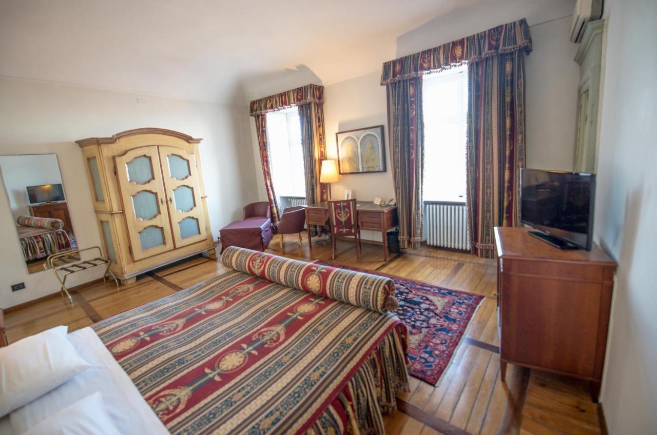 Castello Rosso Hotel Costigliole Saluzzo Екстериор снимка