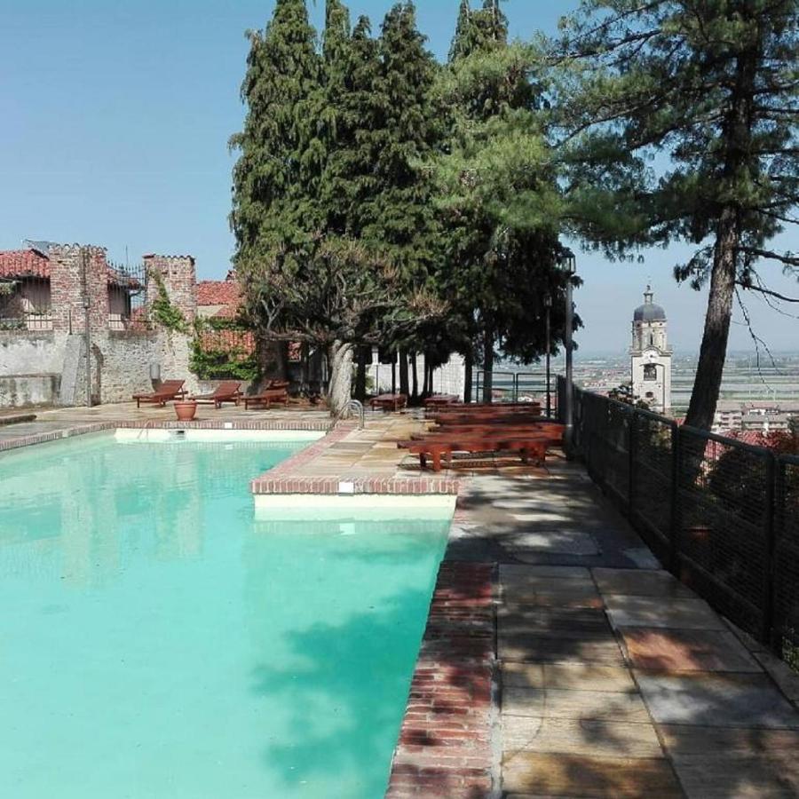 Castello Rosso Hotel Costigliole Saluzzo Екстериор снимка